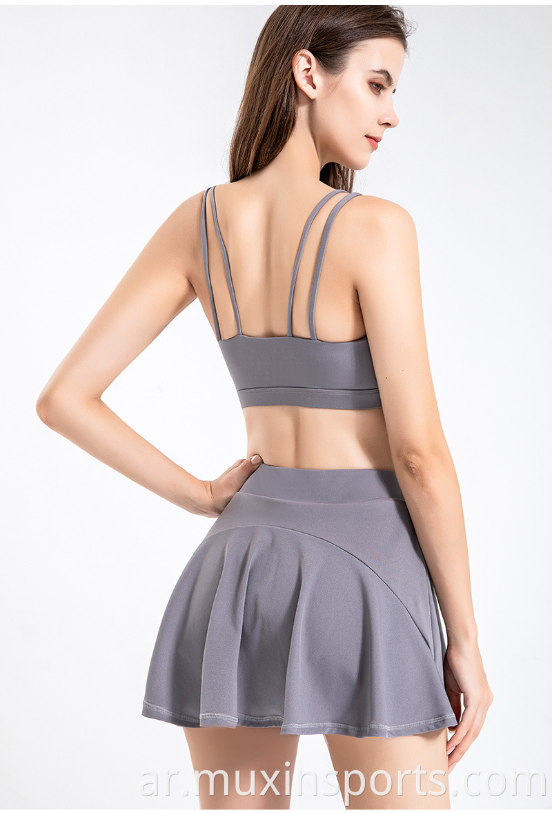 Gray Golf Skirt Baclmodel